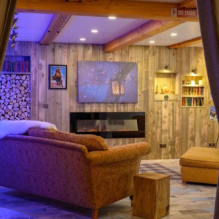 Anastasia'S Secret! Cupar Swiss Alpine Style Apartment Esterno foto