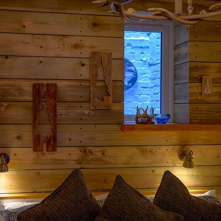 Anastasia'S Secret! Cupar Swiss Alpine Style Apartment Esterno foto