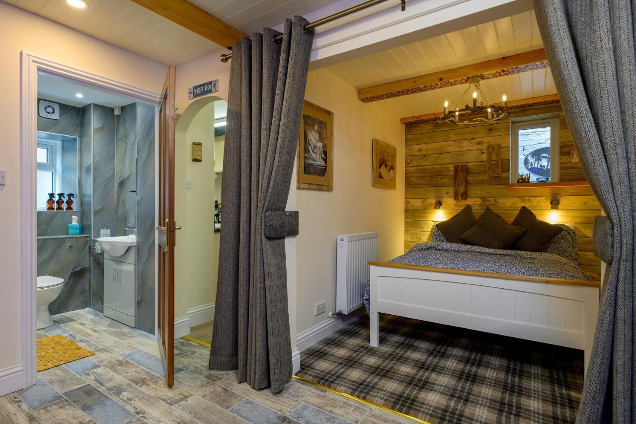 Anastasia'S Secret! Cupar Swiss Alpine Style Apartment Esterno foto
