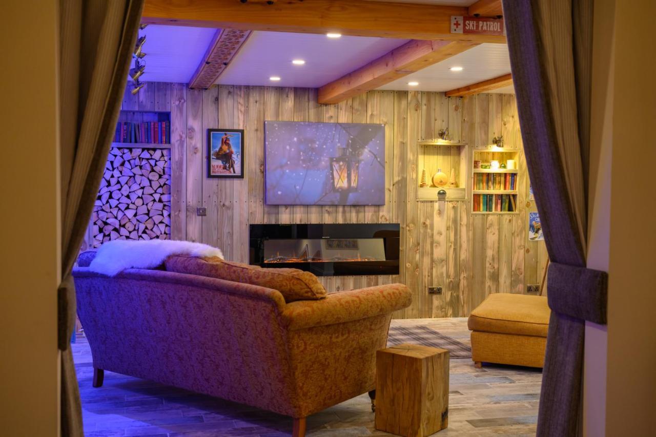Anastasia'S Secret! Cupar Swiss Alpine Style Apartment Esterno foto